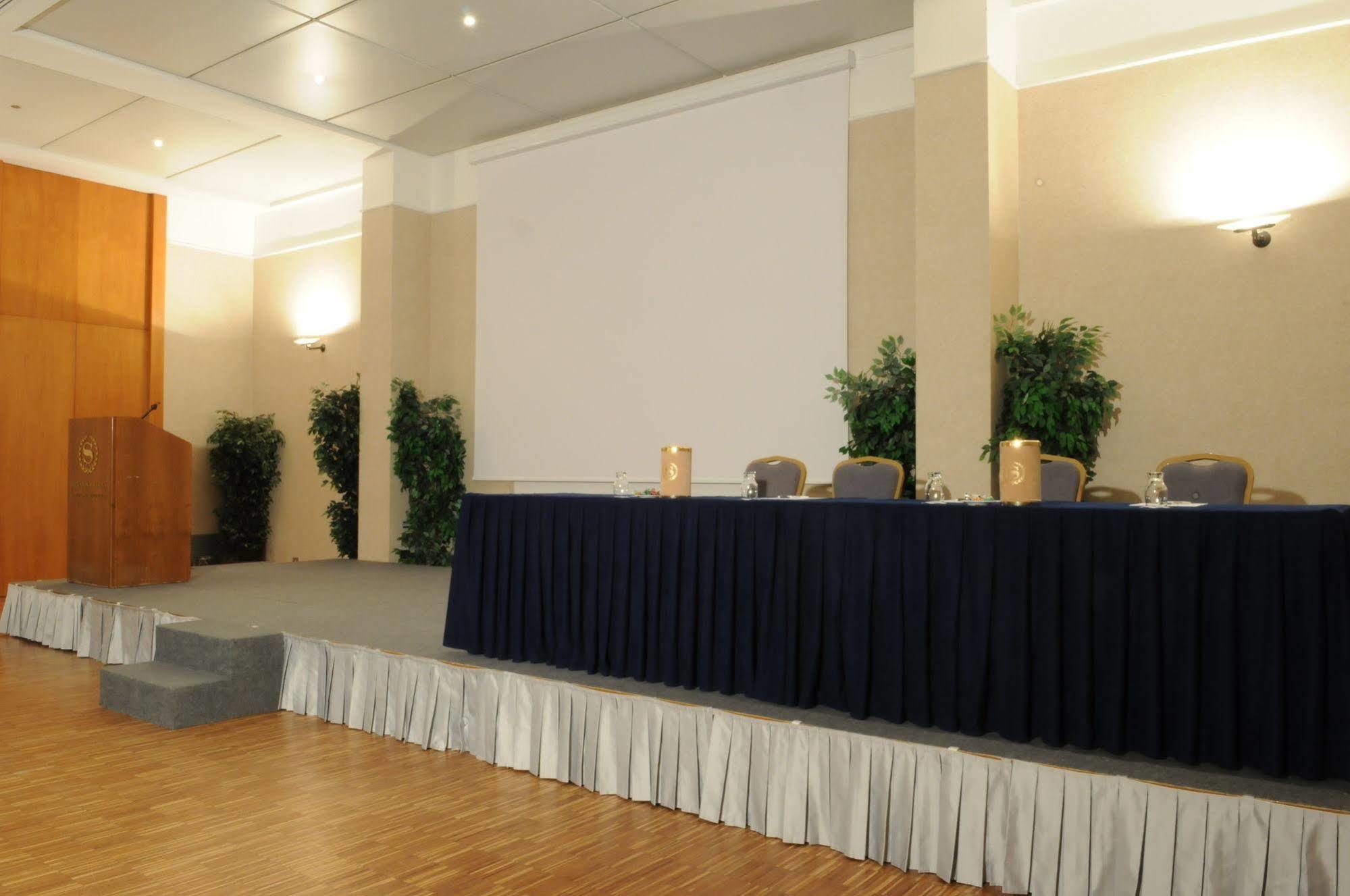 Hotel Flyon & Conference Center Bolonha