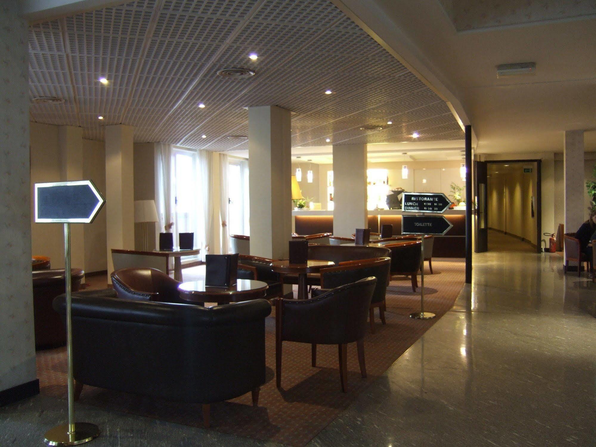 Flyon&Conference Center酒店
