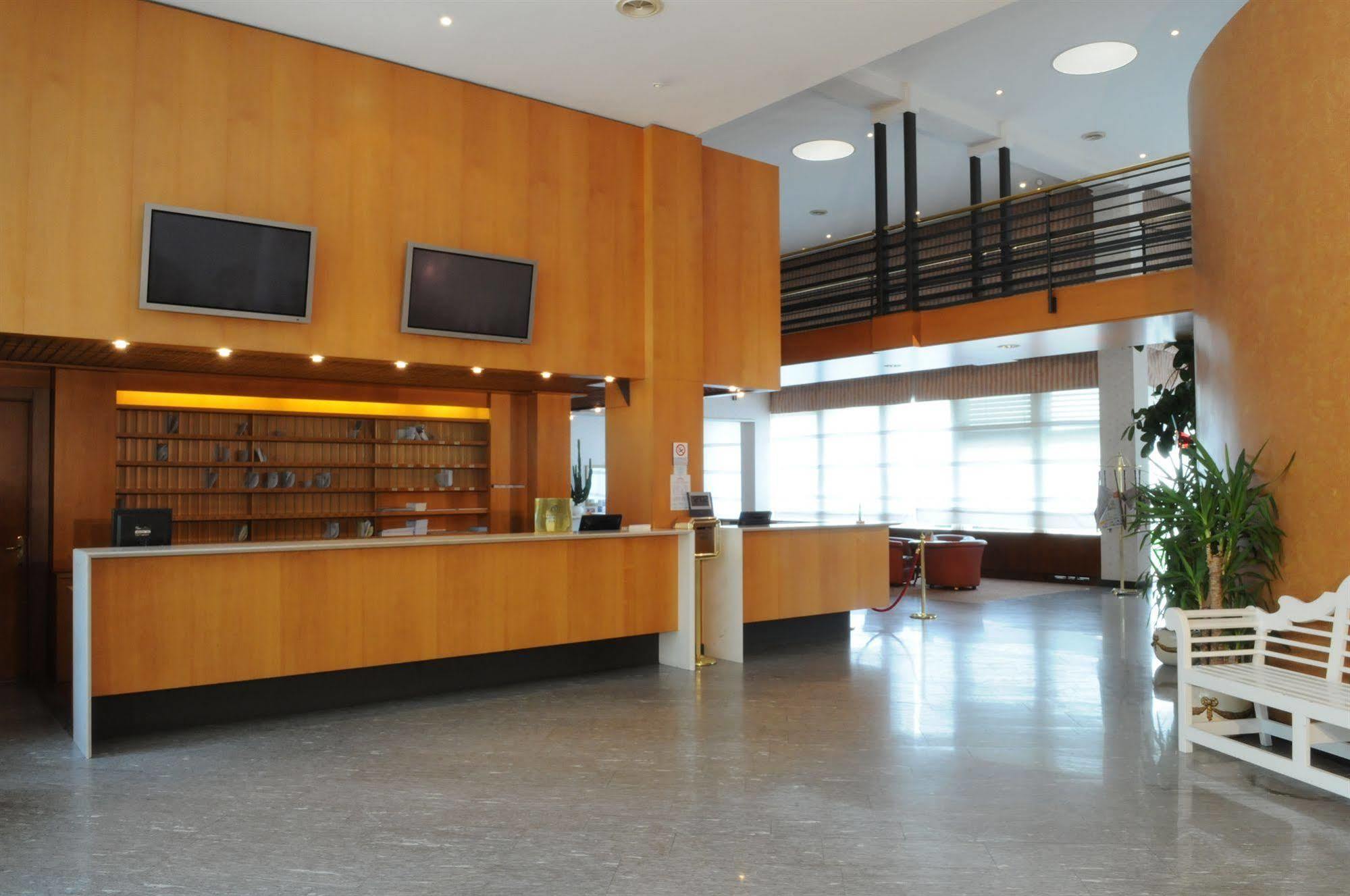Hotel Flyon & Conference Center Bologne